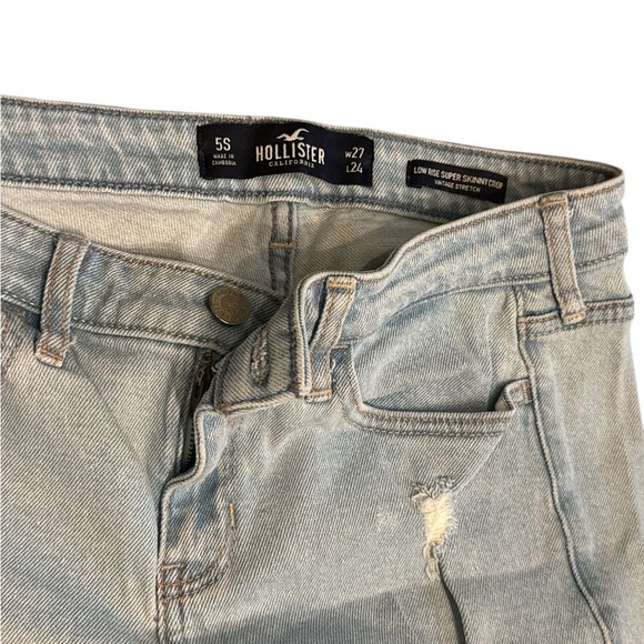 Distressed Women's Hollister Crop Jeans - Picture 3 of 5
